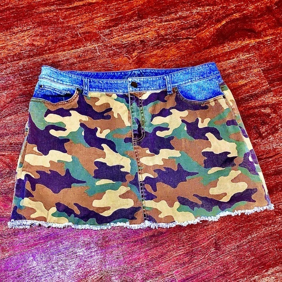 Camouflage Denim Women's Skirt - Picture 2 of 3